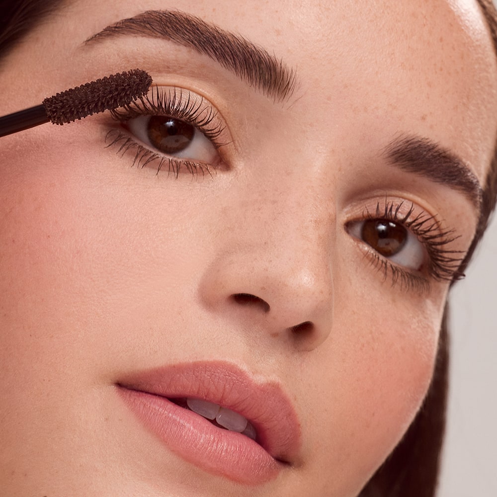 PERFECT STROKES UNIVERSAL VOLUMIZING MASCARA (M&Aacute;SCARA DE PESTA&Ntilde;AS)